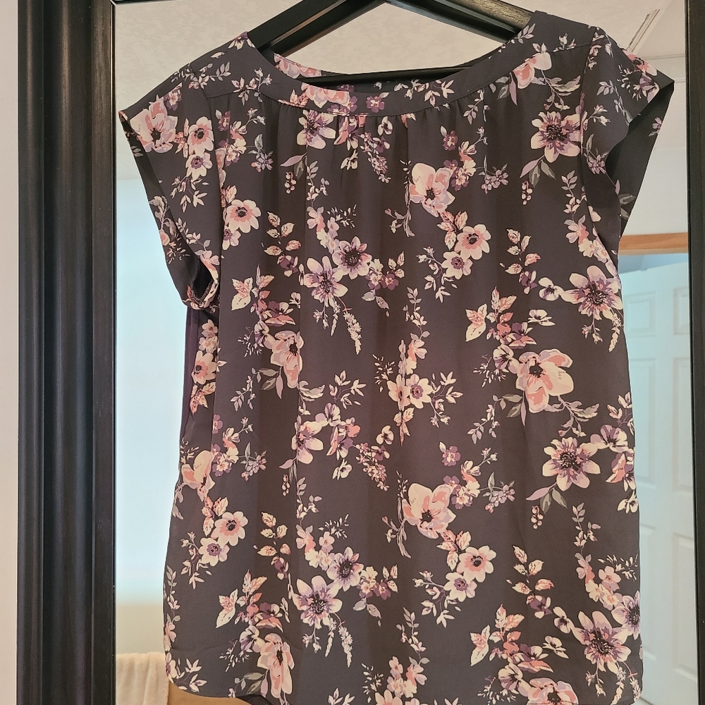 Square neck t-shirt blouse